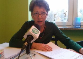 Szefowa ZNP zaniepokojona oświatowymi planami miasta