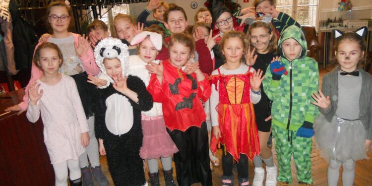 Bal na koniec ferii ze smokiem Obibokiem