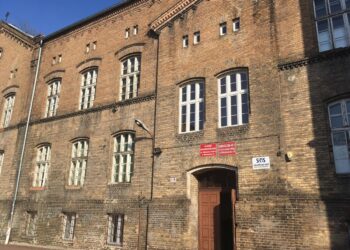 Rozmawiają o przenosinach szkół