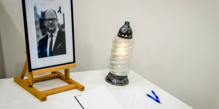 Pogrzeb prezydenta Adamowicza na telebimie