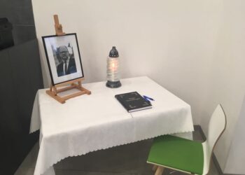 Księga kondolencyjna w urzędzie