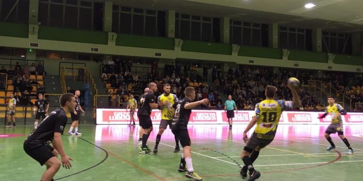 Doświadczony rywal z byłym stalowcem już w piątek