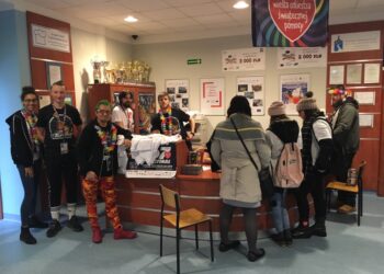 Mieszkańcy wrzucają do puszek