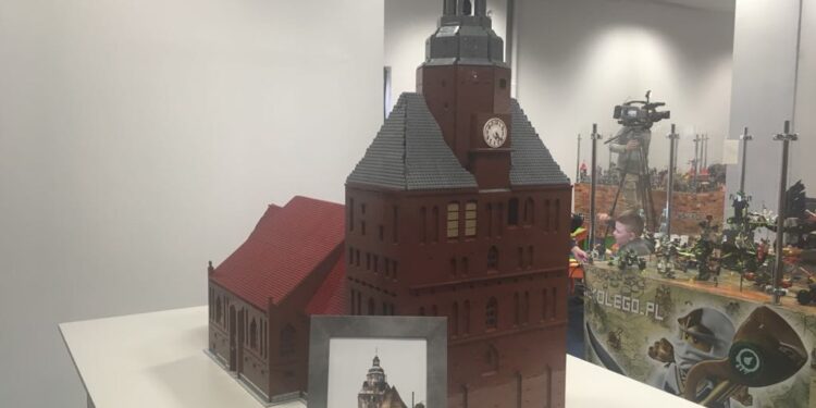 Katedra z klocków