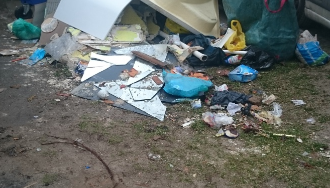Mandat za wyrzucenie odpadów budowlanych