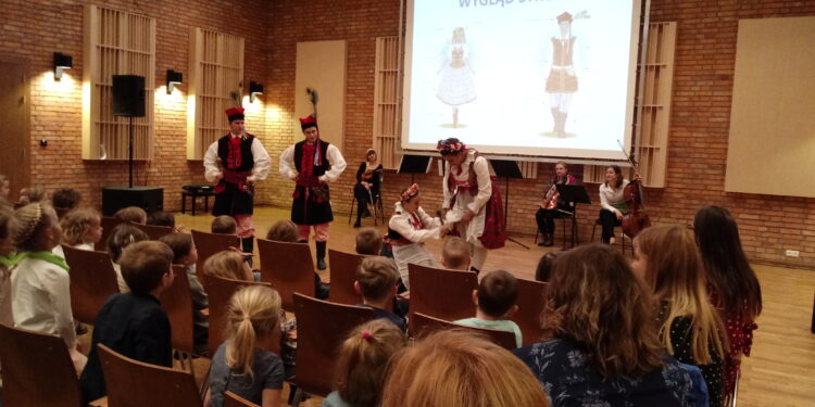 Akademia muzyki na ludowo