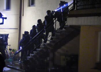 Rozbito narkotykowy gang, który prowadził internetowe kasyno