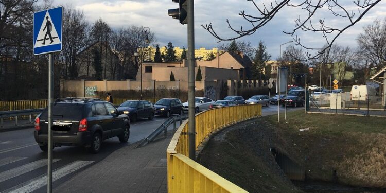 Wyjazd z os. Piaski utrudniony