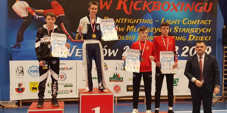 Osiem podiów „smoków” a „bulldogów” trzy