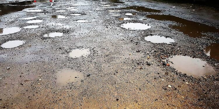 Remonty dróg i budowa ścieżek rowerowych w gminie Kłodawa