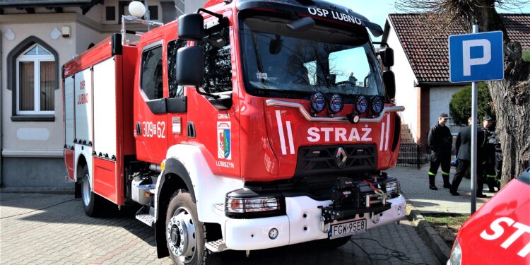 Strażacy z Lubna otrzymali nowy wóz