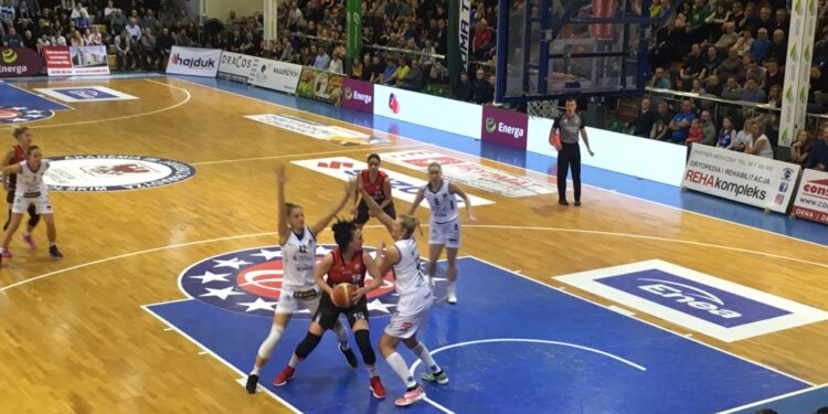 Gorzowskie koszykarki nie sprostały Ślęzie