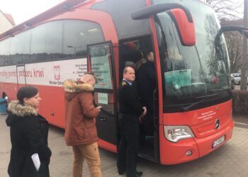 Oddają krew pod LUW