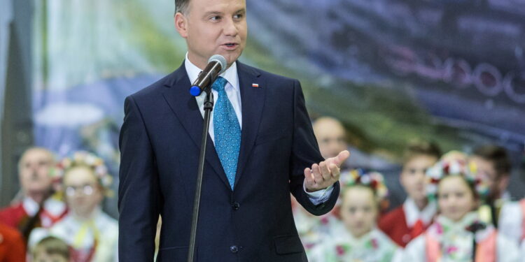 Prezydent: Porozmawiam z premierem o postulatach nauczycieli