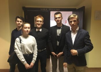 Młodzież od września wchodzi na salę sesyjną