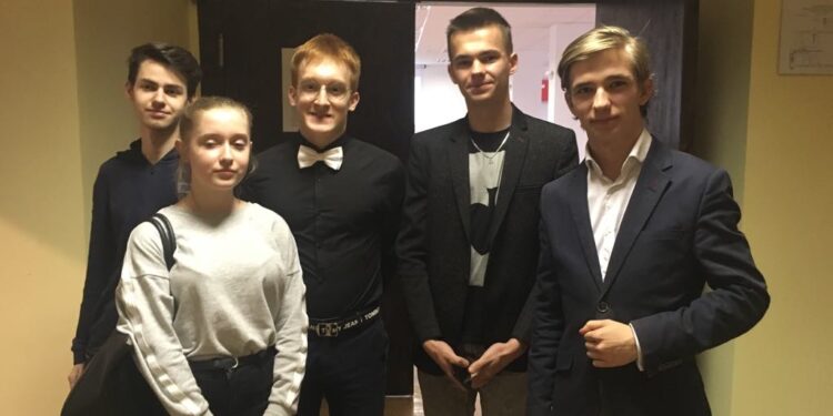 Młodzież od września wchodzi na salę sesyjną