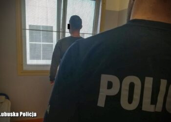 Kokaina i broń w mieszkaniu poszukiwanego listem gończym