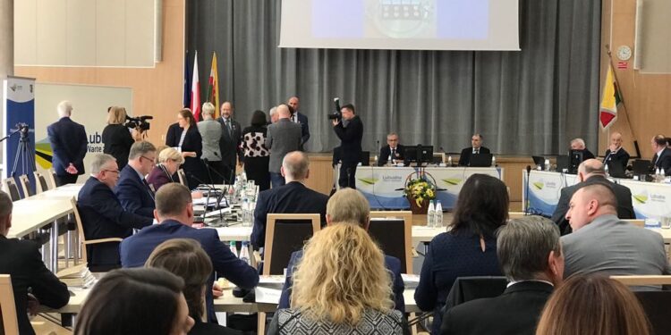 Sesja sejmiku z akcentem na strajk