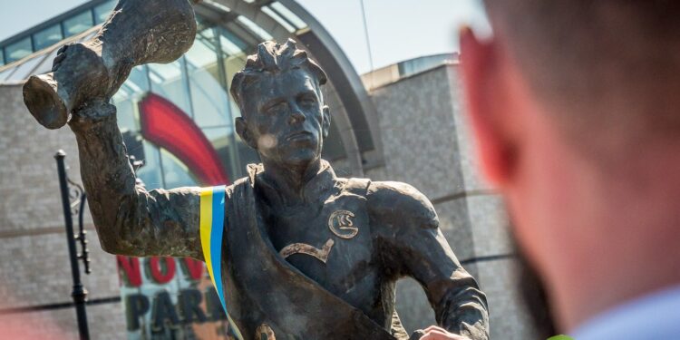 Edmund Migoś „Mundek” na pomniku