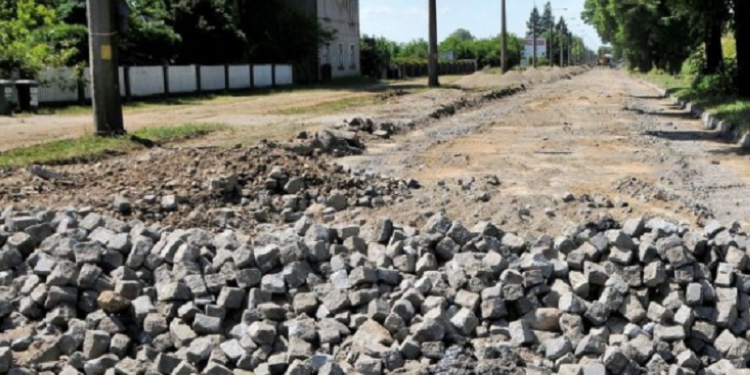 Miasto chce sprzedać bruk i płyty chodnikowe