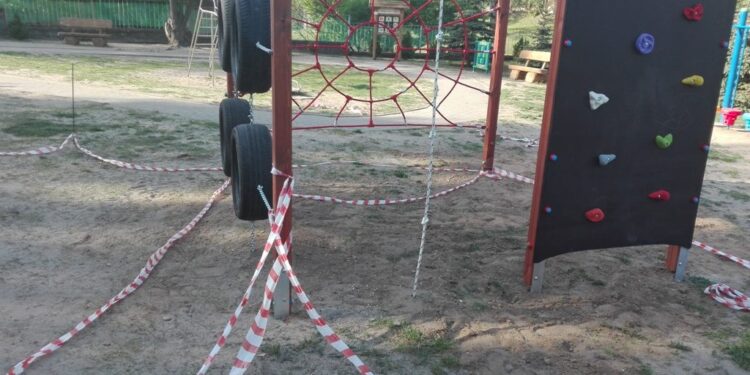 Nieproszeni goście na przedszkolnym placu przy Głowackiego