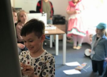 Nauczyciele strajkują, rodzice chodzą do pracy z dziećmi