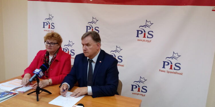 PiS krytycznie o marszałek Polak