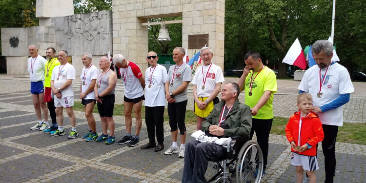 Uczestnicy Biegu z Gorzowa na Monte Cassino uhonorowani