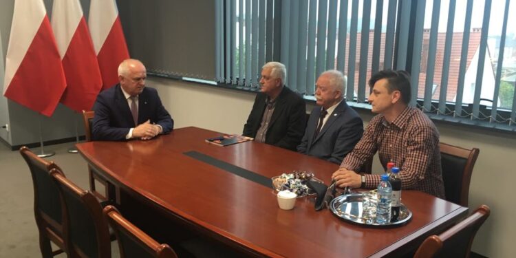 Mieszkańcy Strzelec u wojewody