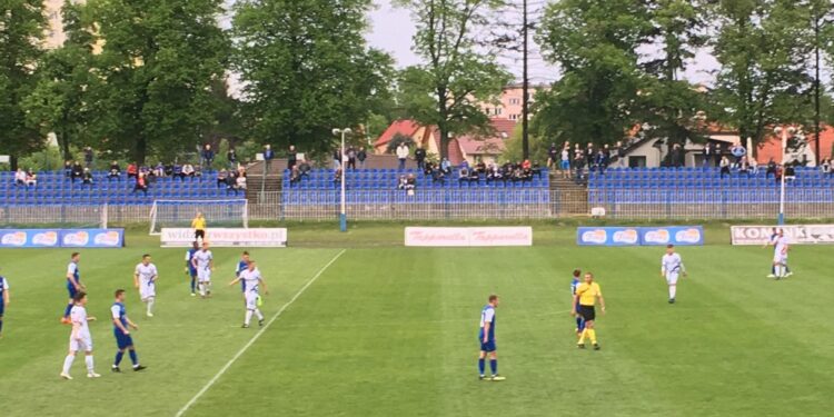 Stilon przegrywa – spadek coraz bliżej