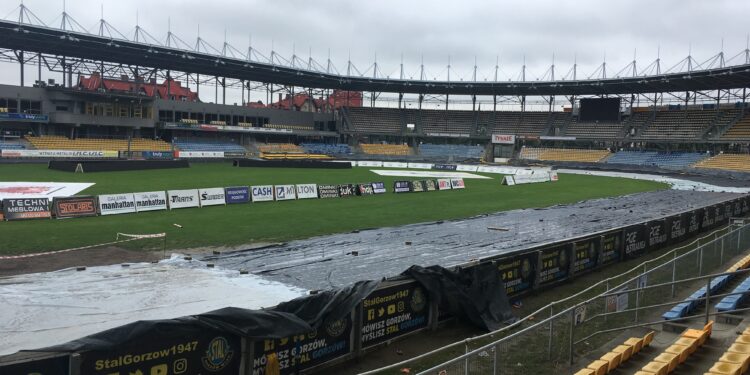 Prezes też przykrywał tor