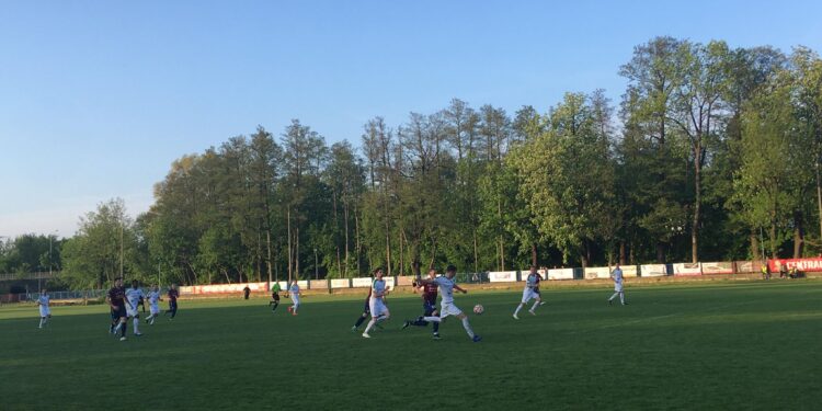 Dobra druga połowa bez efektu bramkowego: Warta uległa liderowi