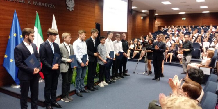 Stypendia dla najlepszych z najlepszych