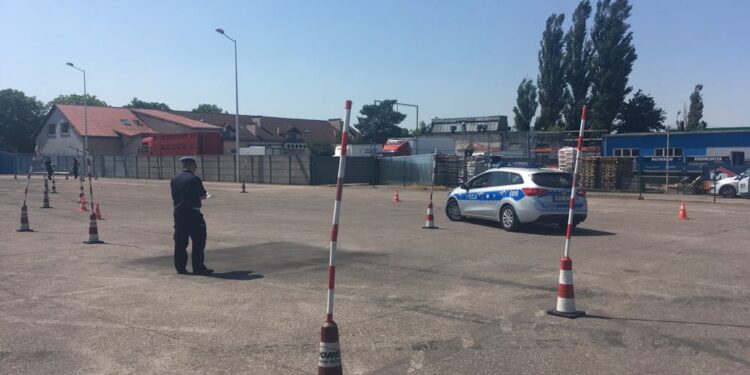 Rywalizują funkcjonariusze drogówki