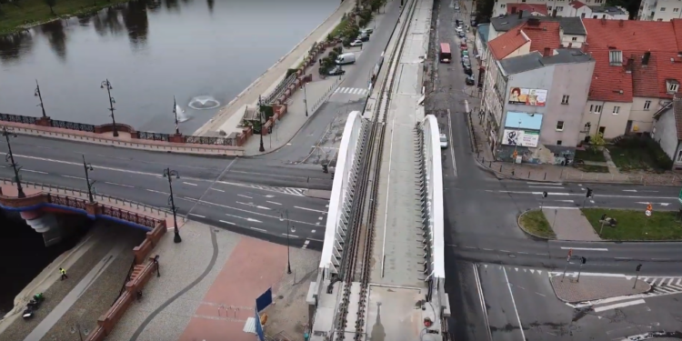 Od niedzieli pociągi pojadą po estakadzie