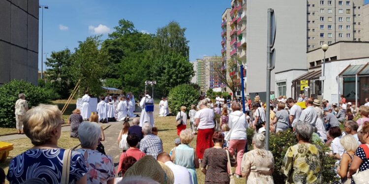 Dziś Boże Ciało, jedno z najbardziej uroczystych świąt katolickich