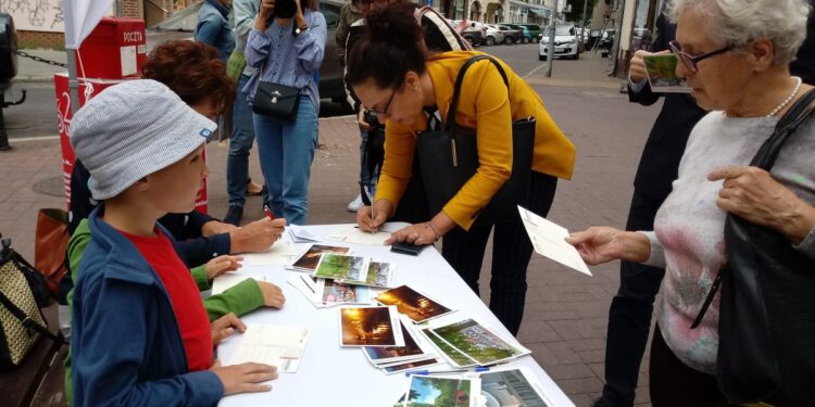 Gorzowianie kartki piszą