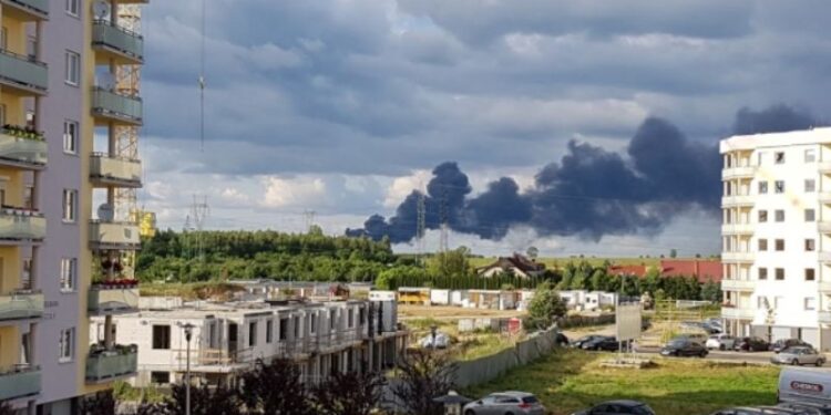 Pożar na składowisku opon w Wojcieszycach