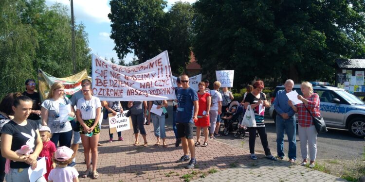 Blokowali rondo w Wawrowie, bo protestują przeciw budowie biogazowni