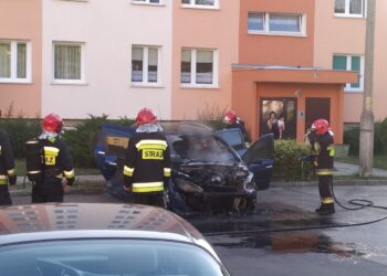 Spłonął samochód na Placu Słonecznym