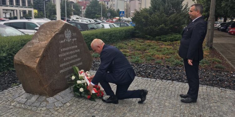 W hołdzie bohaterskim mieszkańcom wsi