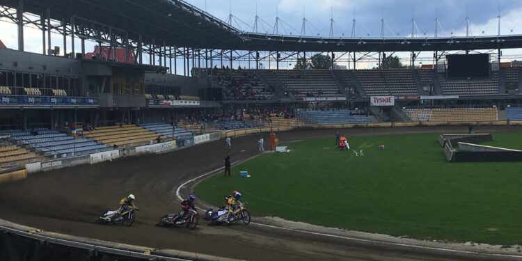 Stal czwarta w Lesznie
