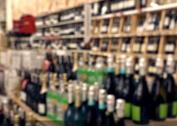 To mit, że alkohol jest środkiem na poprawę nastroju [WIDEO]