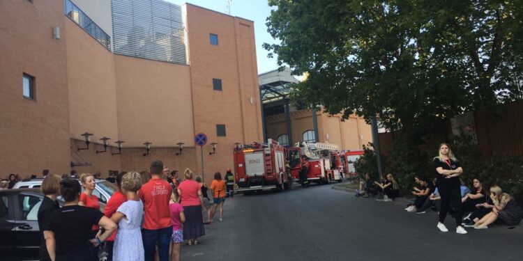 Ewakuacja w Askanie. Pożar w jednym z lokali