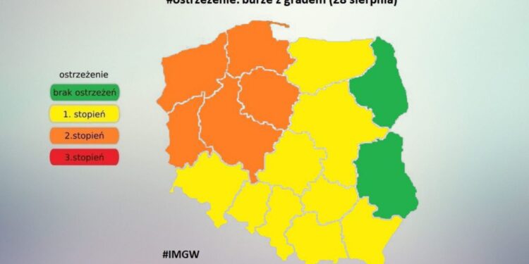 IMGW: burzowy wieczór i noc. Możliwe intensywne opady, silny wiatr oraz grad