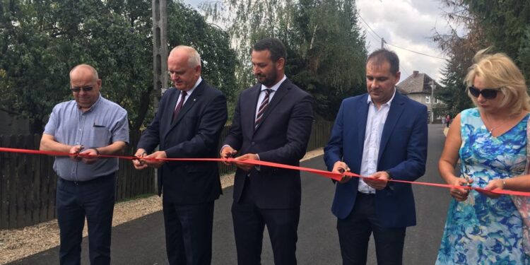 Mieszkańcy cieszą się z wyremontowanej drogi