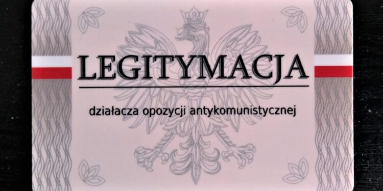 Uprawnienia osób represjonowanych muszą być respektowane