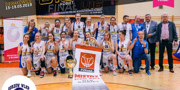 Młodzież AZS AJP w głównych reprezentacyjnych rolach