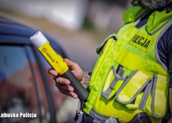 Pijana ciężarna jechała slalomem po S3