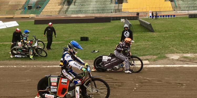 Kolejna wygrana Francepolu, Stal daleko w Toruniu